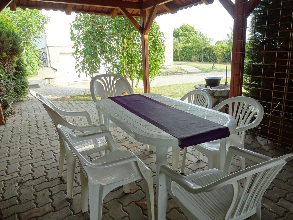 Albizia Apartments Balatonfüred Exteriör bild