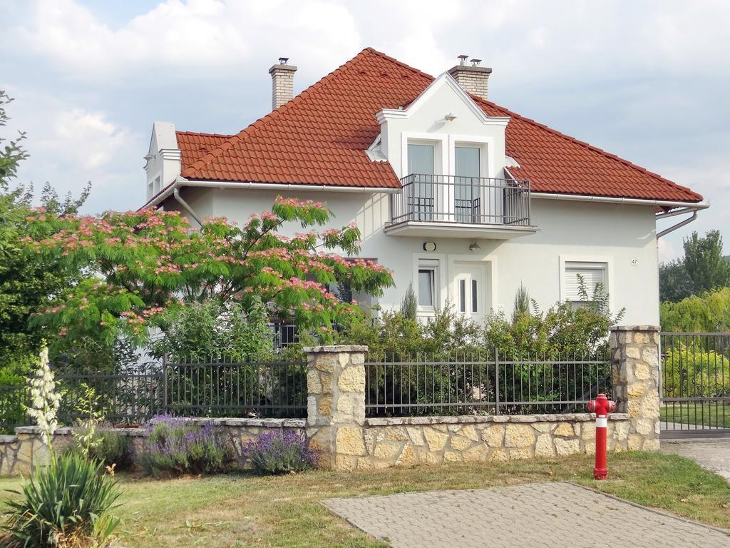 Albizia Apartments Balatonfüred Exteriör bild